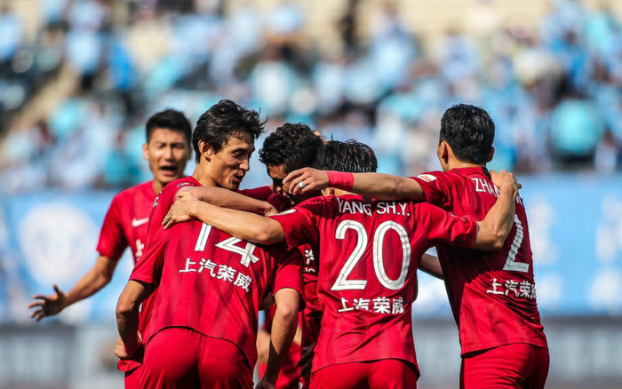 替补登场建功，板凳深度体现(板凳球员和替补球员)